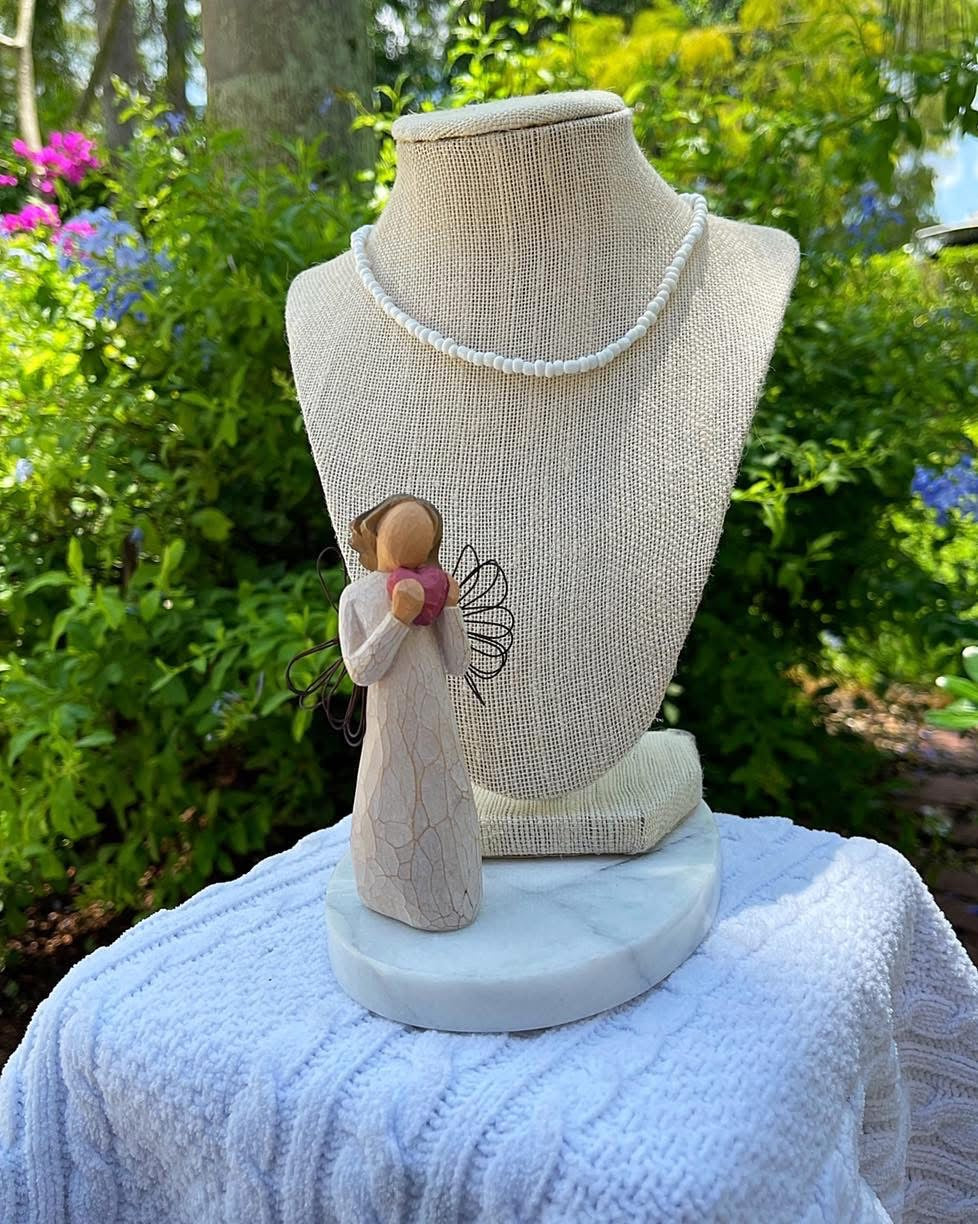 Classic White Elegance Choker