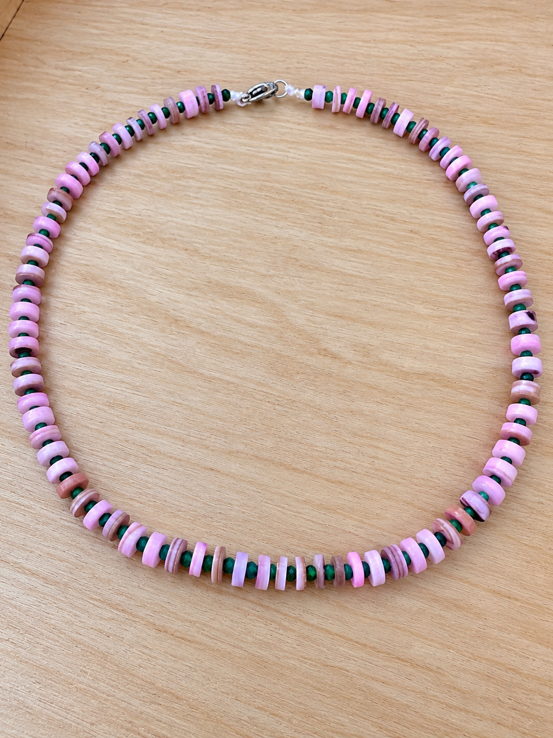 🌸 Pink Shell & Emerald Green Beaded Necklace