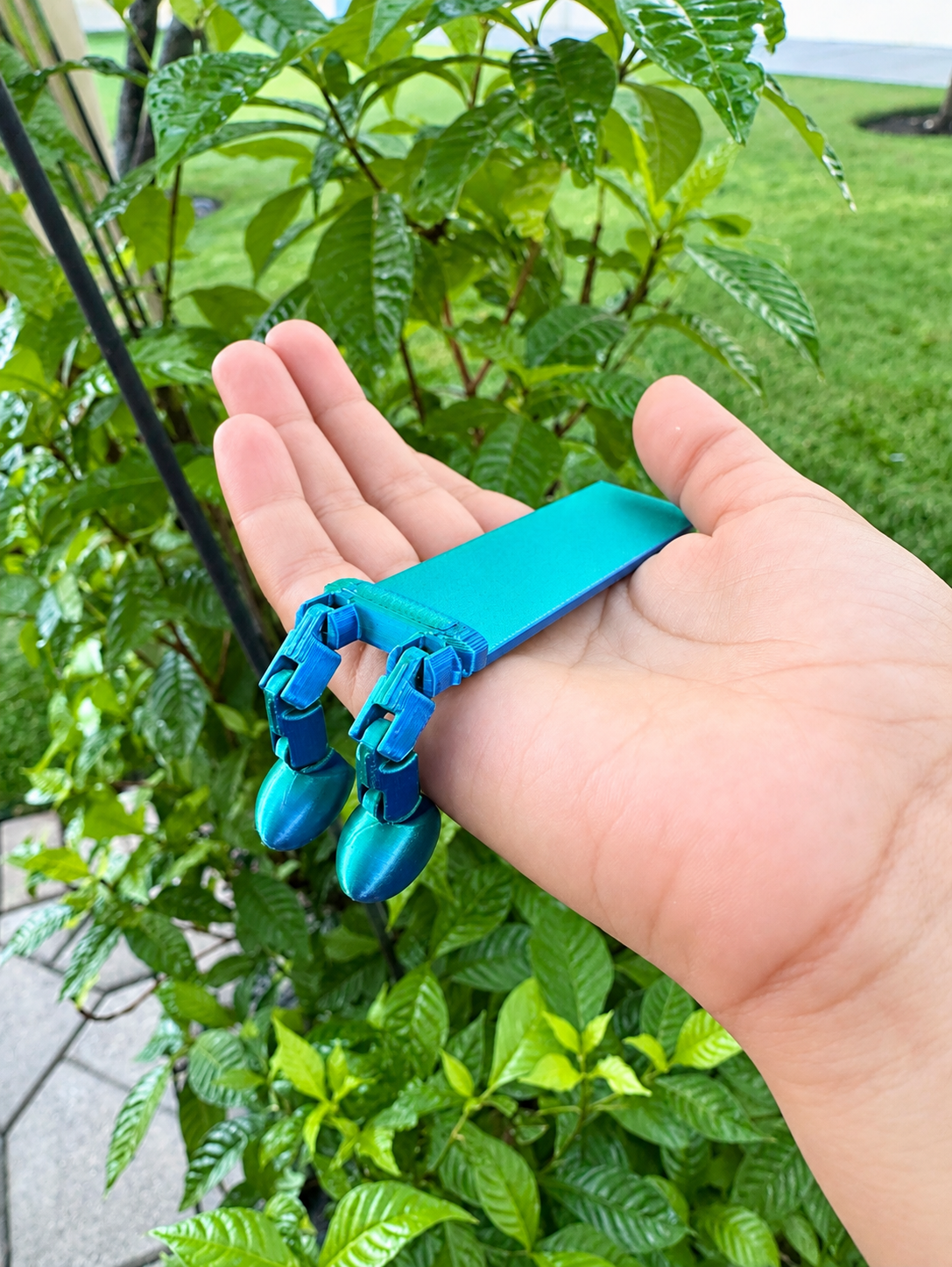 📚 3D Printed Articulated Legs Bookmark