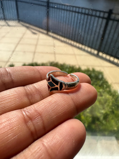 Lotus ring dark blue
