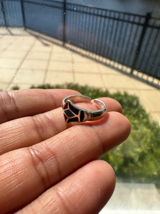 Lotus ring dark blue